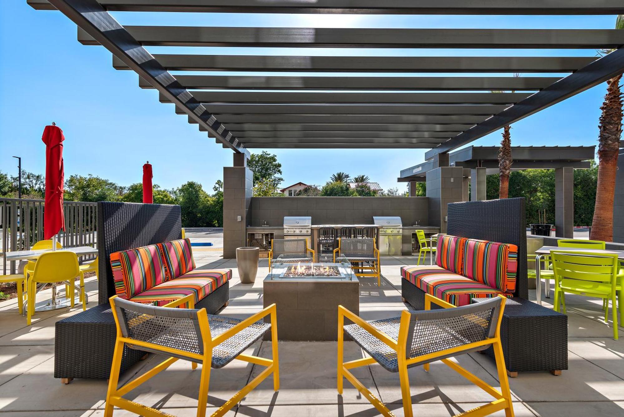 Home2 Suites By Hilton San Bernardino Buitenkant foto